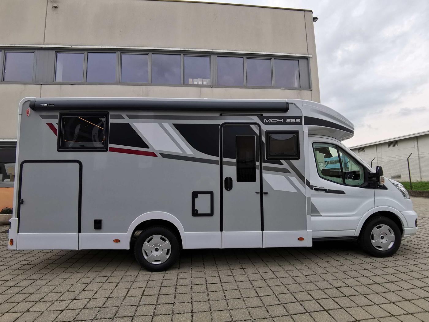 MC4 865 CON LETTI GEMELLI mt. 6,99